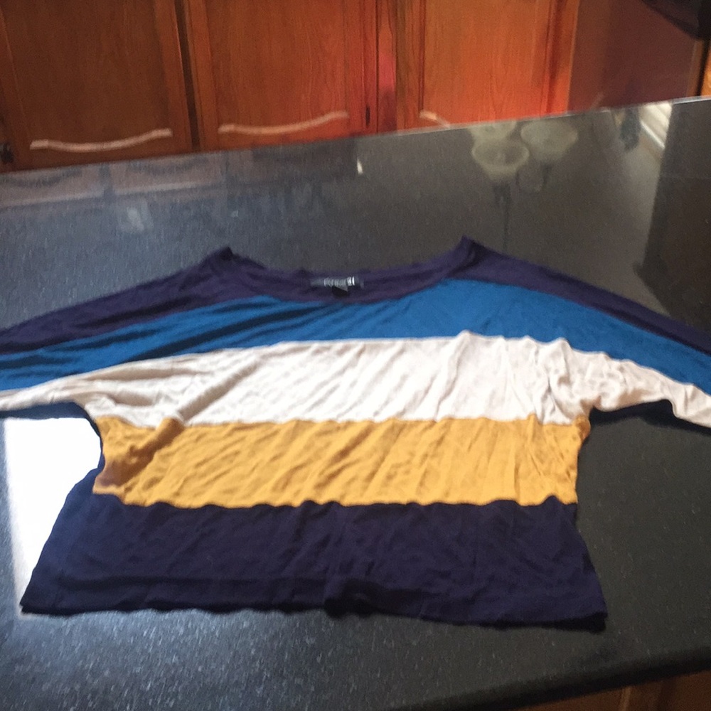 Striped 3/4 sleeve shirt